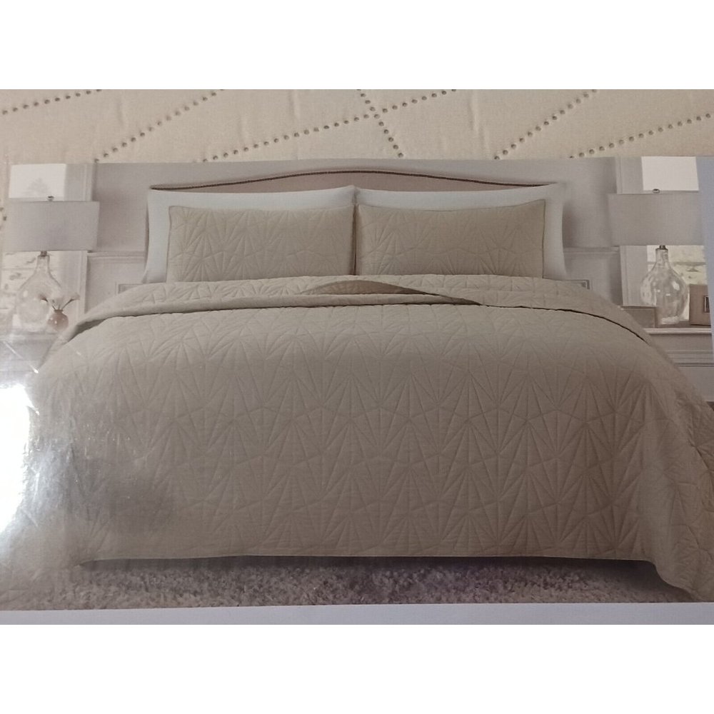 3 PC BLAKELY PINSONIC QUILT SET FULL/ QUEEN SIZE - OFF-WHITE